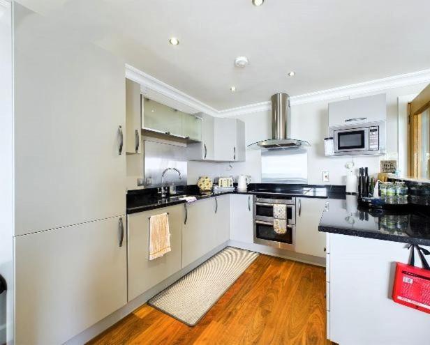 Cosy 3 Bedroom Apartment In Central Portrush With Sea Views Esterno foto