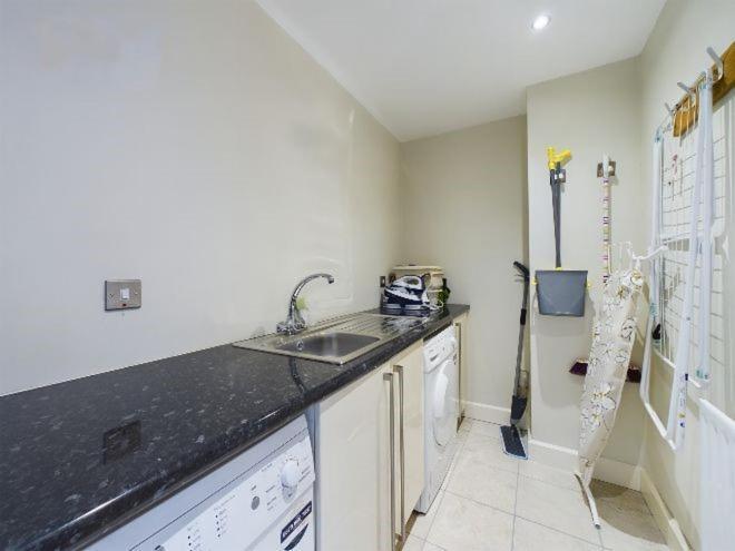Cosy 3 Bedroom Apartment In Central Portrush With Sea Views Esterno foto
